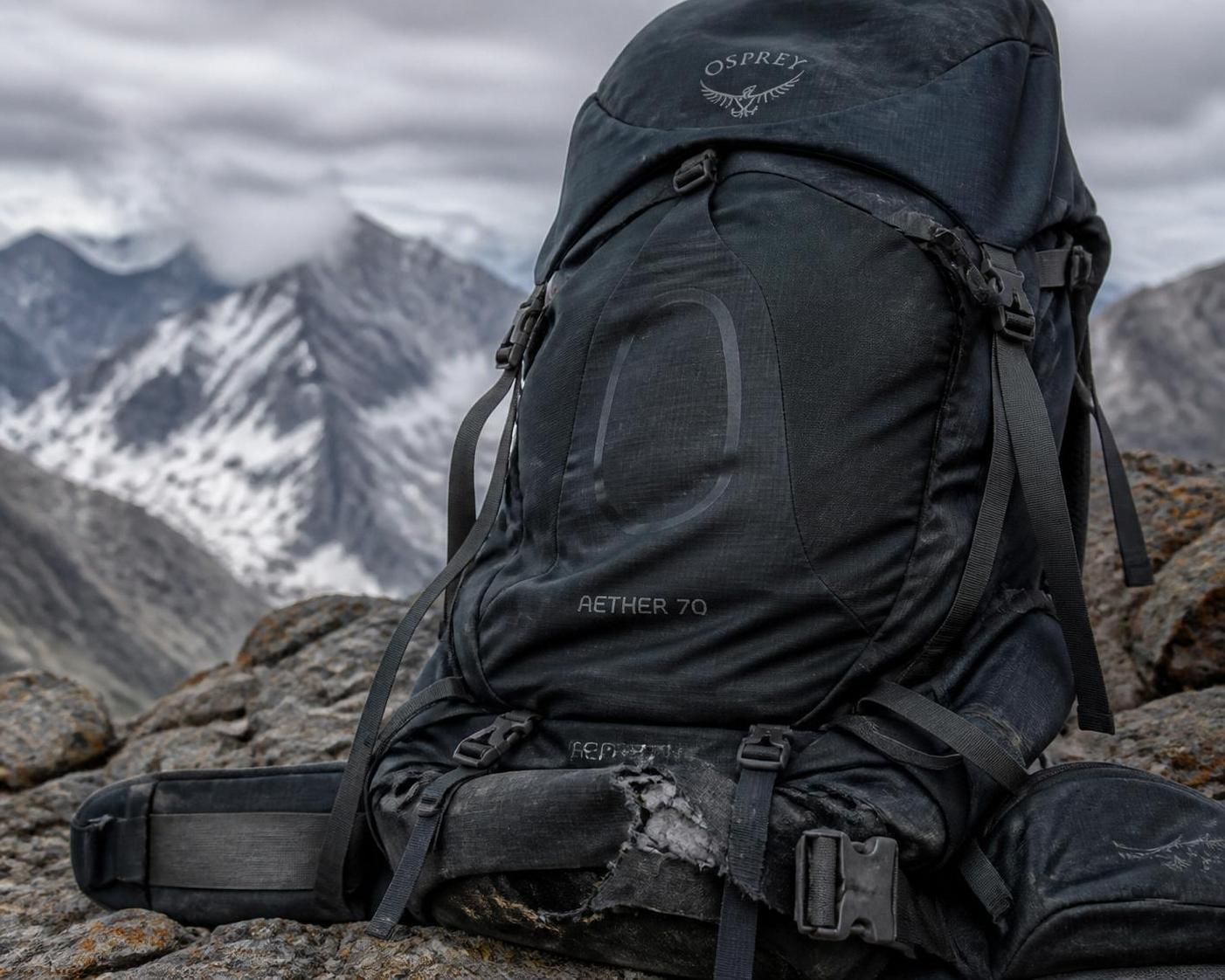après 4200 km avec le sac osprey aether 70, découvrez mon expérience négative avec la sangle ventrale qui a cédé en plein col, et ce que cela signifie pour les randonneurs.