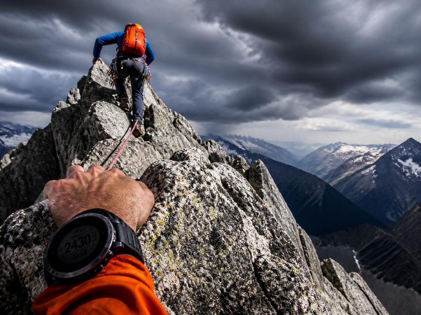 découvrez comment une chute rapide de la pression barométrique de 6 hpa en 4 heures m'a permis d'éviter un orage dangereux en terrain d'arête.